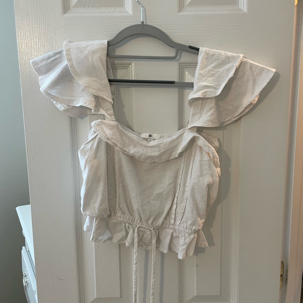 BP cream crop top